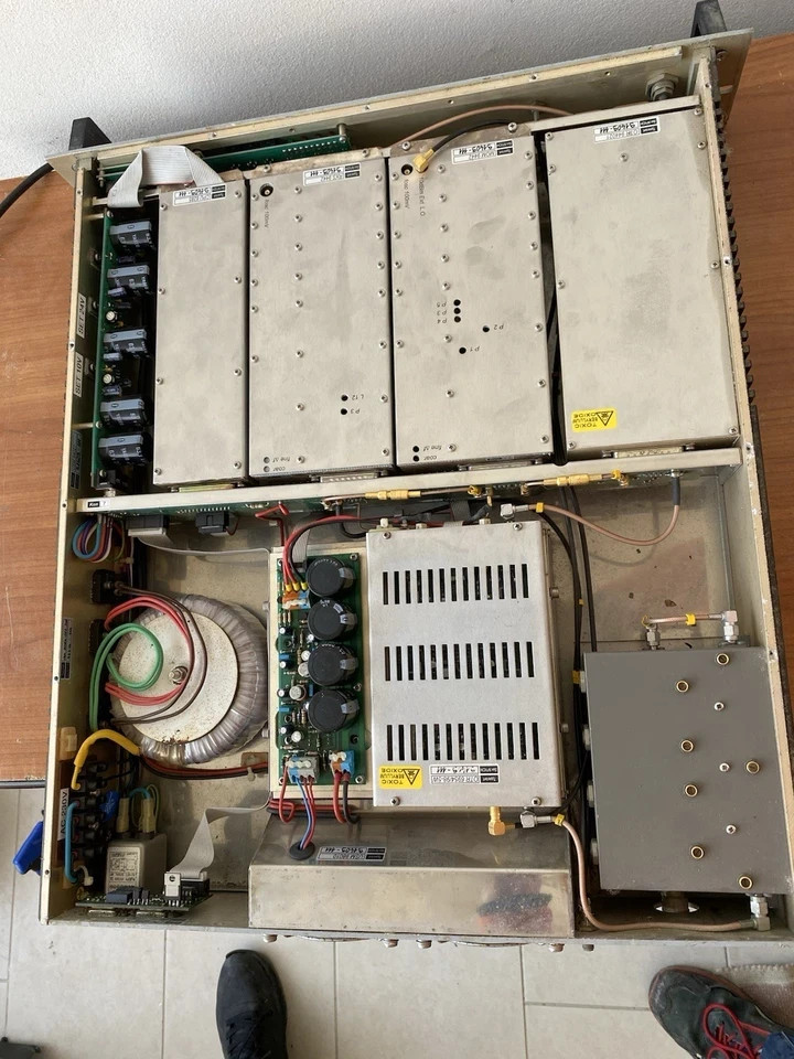 UHF TRANSMITTER REPEATER 5 Watt Industrial Electronics Not Working