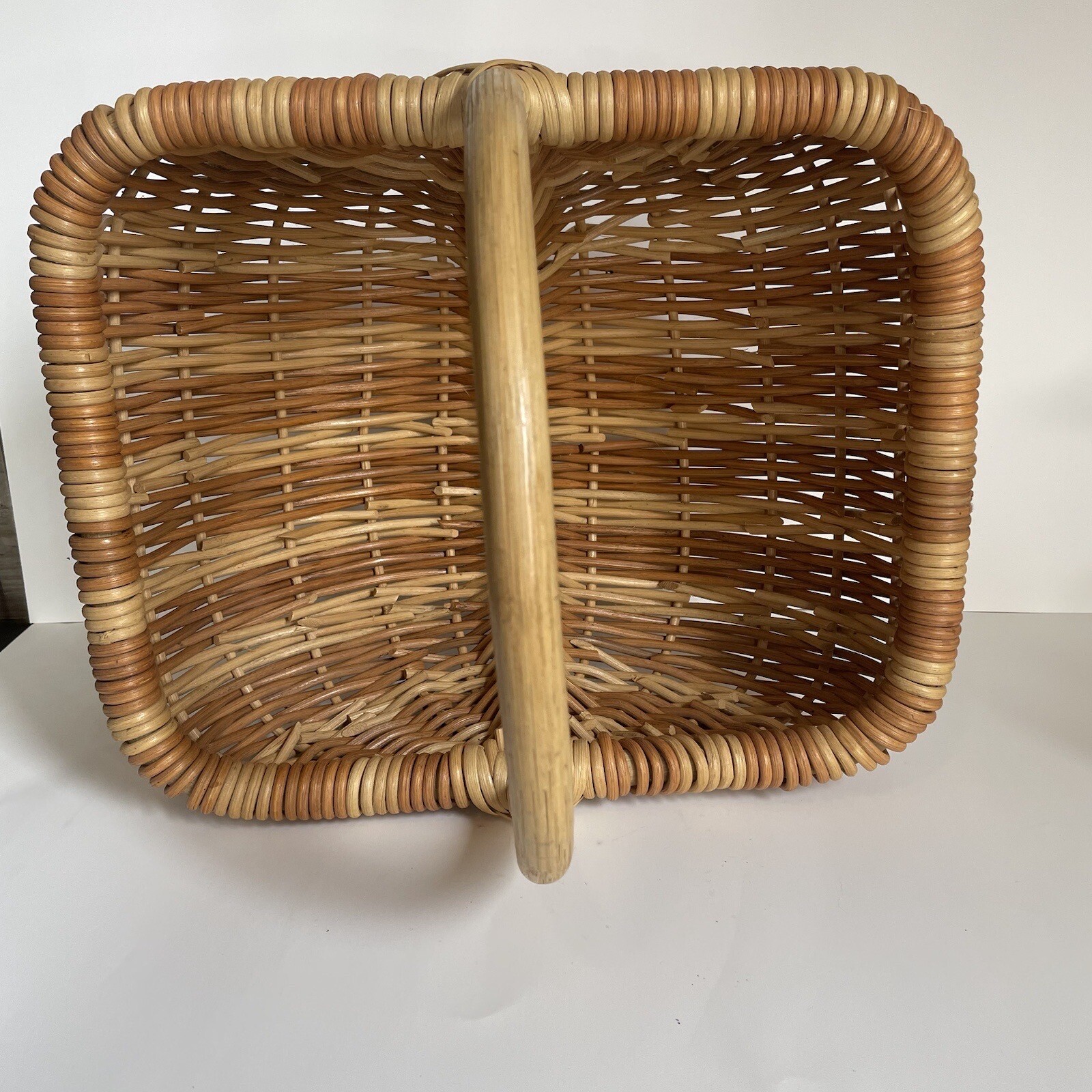 Vtg Buttocks Woven Basket Harvest Egg Gathering Country Farmhouse Primitive