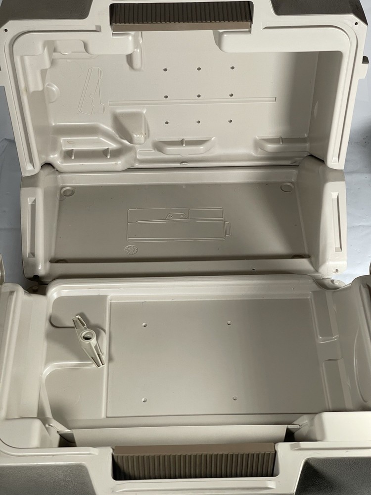 BERNINA Record 930 Electronic Sewing Machine UNTESTED