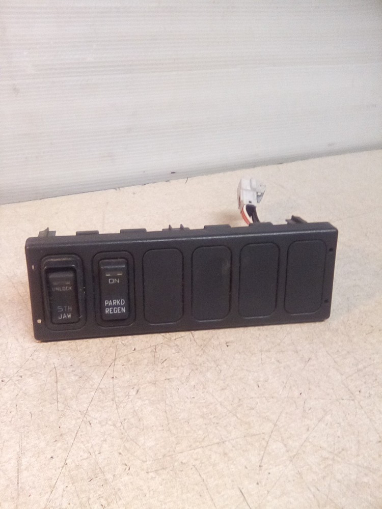 International Prostar Dash/Console Switch Panel 3575432C5