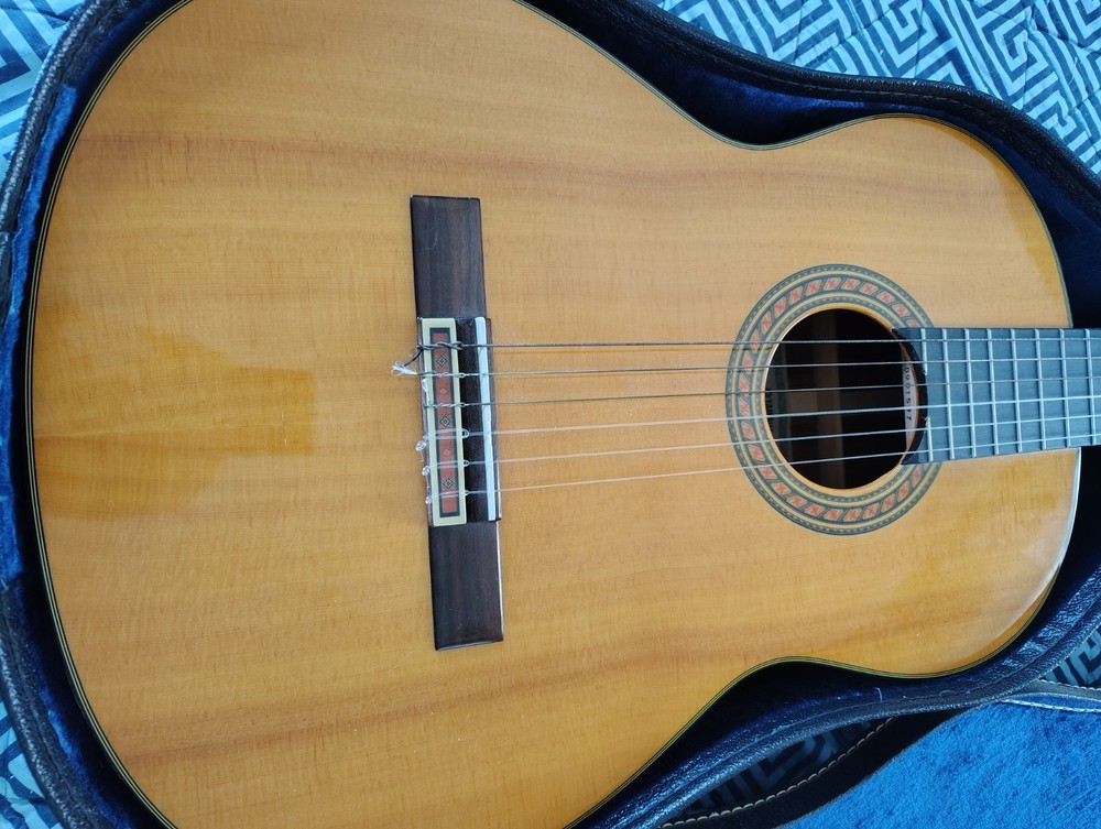Yamaha CG-151S Classical Guitar w/ Case – Solid Spruce Top – Excellent Condition
