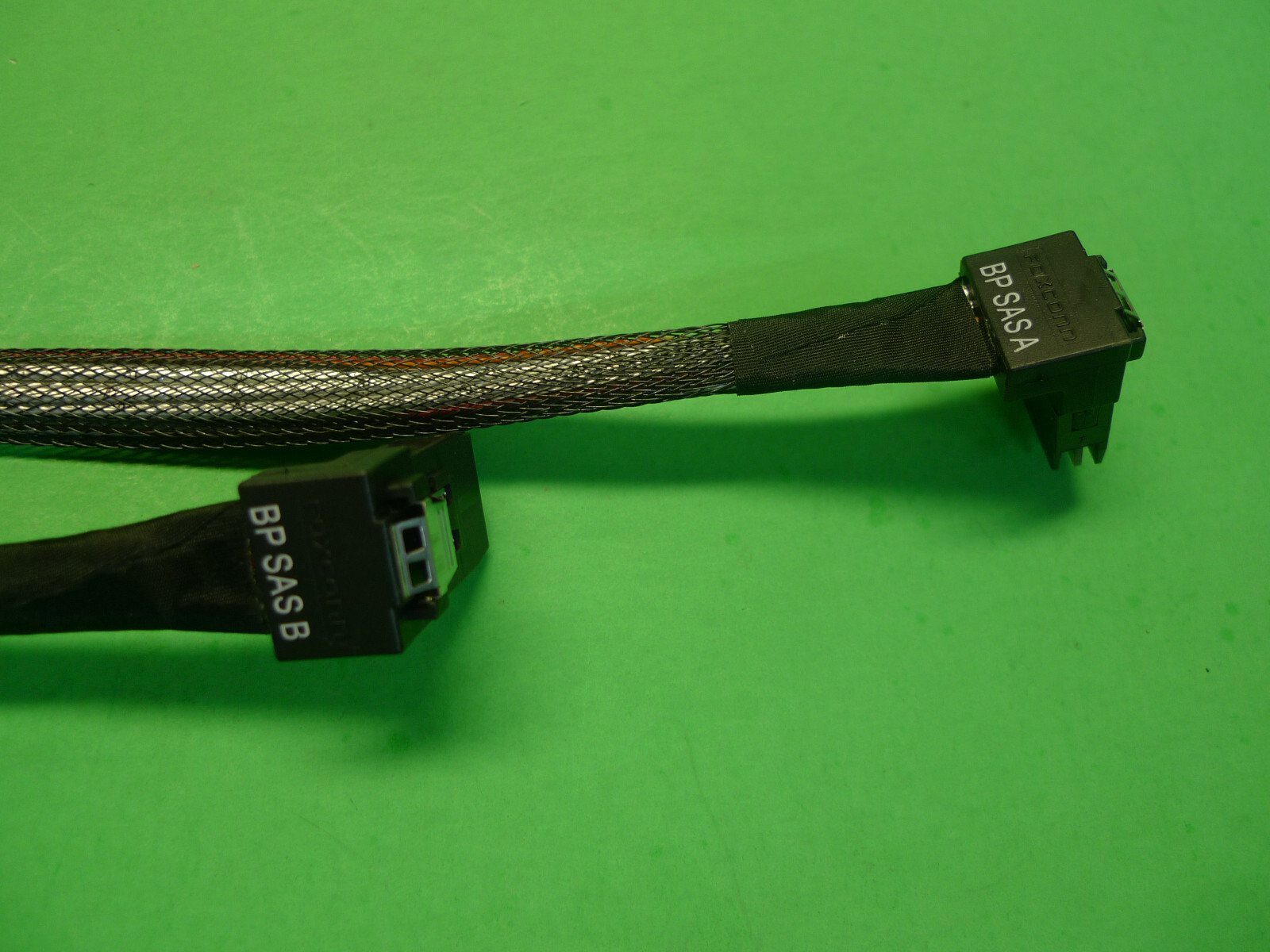 NEW Dell PowerEdge R720 PCIe X8 To Backplane Dual Mini SAS Cable MJCP4