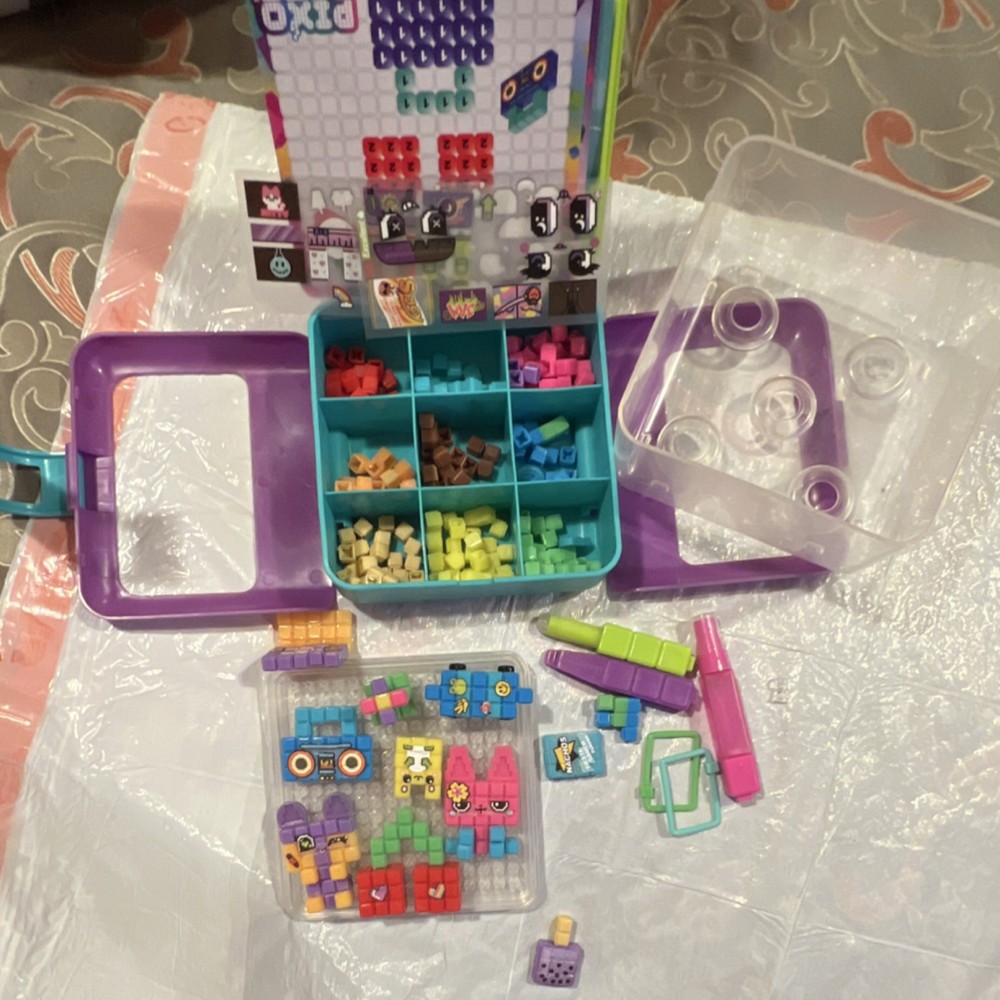 Spin Master Pixo Bitz Studio Kids' Bead Kit with Colored Beads, Storage Box