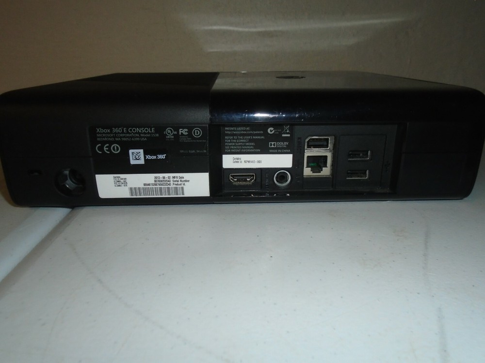 Microsoft Xbox 360 1538 Bundle Kinect, Controller, Headset & 5 Games Read Descr.