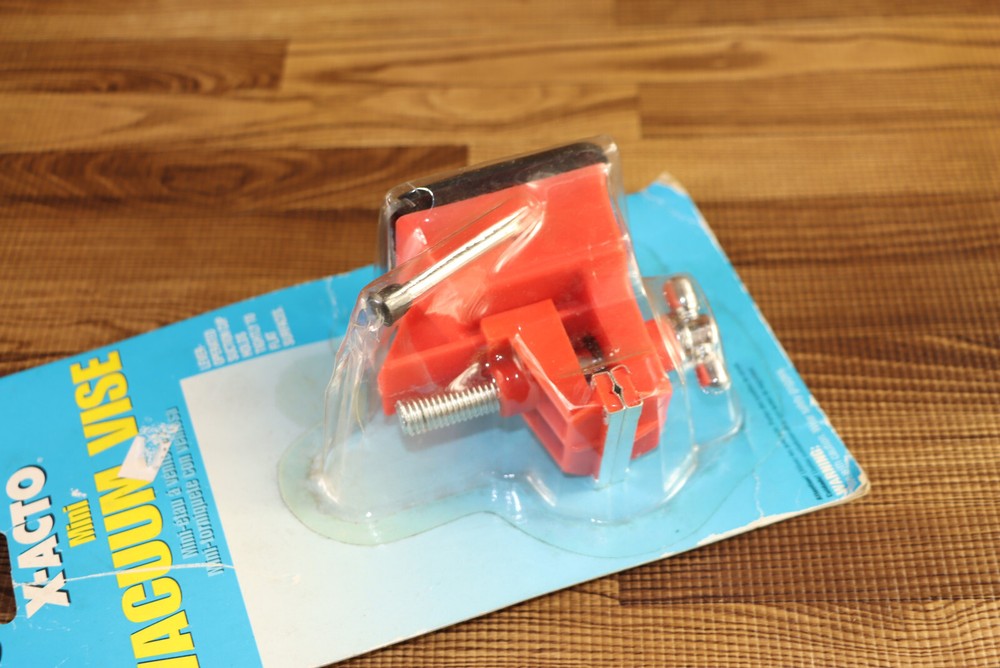 X-ACTO Mini Vacuum Vise X73700