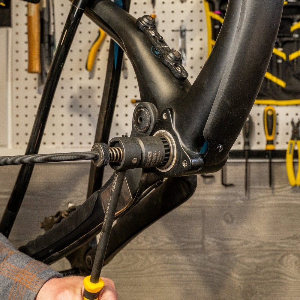 Pedro's Pro Bottom Bracket Socket Holder BB Tool Slip-Free Retaining System