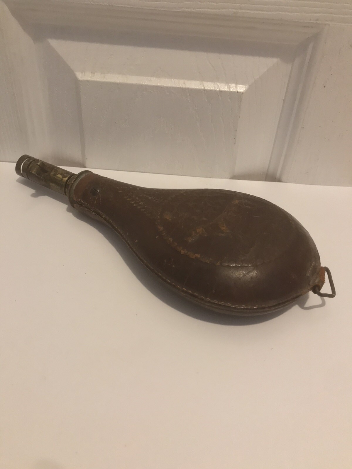 CIVIL WAR PERIOD LEATHER POWDER FLASK ( MARKED AM FLASK & CAP CO )