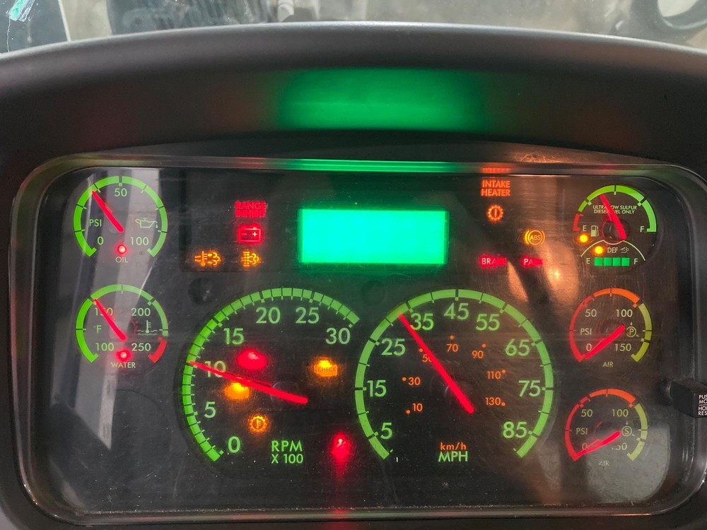 2015-2016 Freightliner M2 106 Speedometer Instrument Cluster - Used