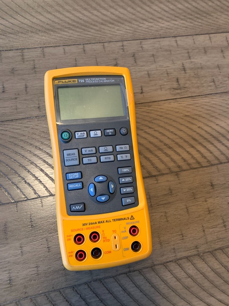 Fluke 725 multifunction process calibrator .