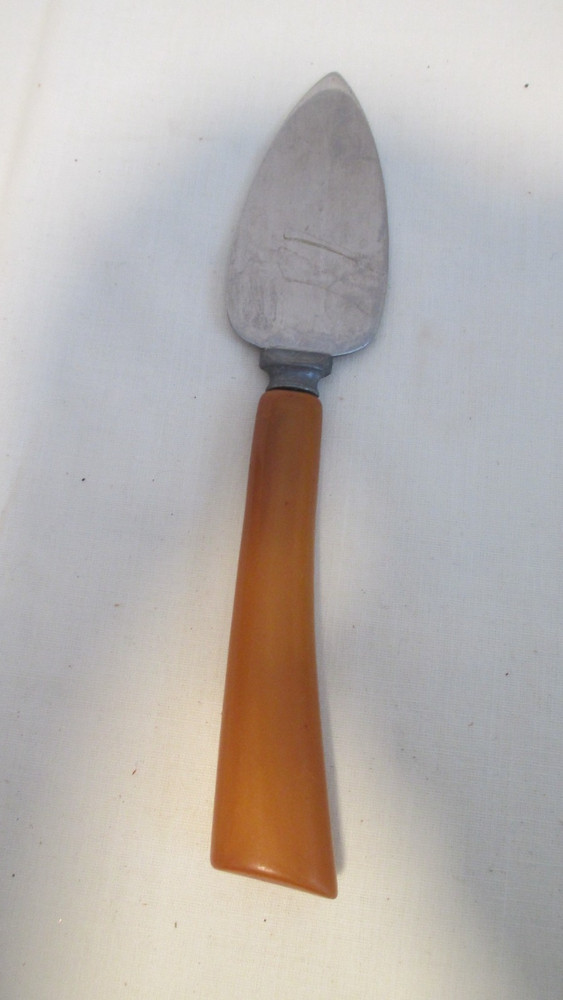 VTG Bakelite 7" Cheese Server Butterscotch Handle Stainless
