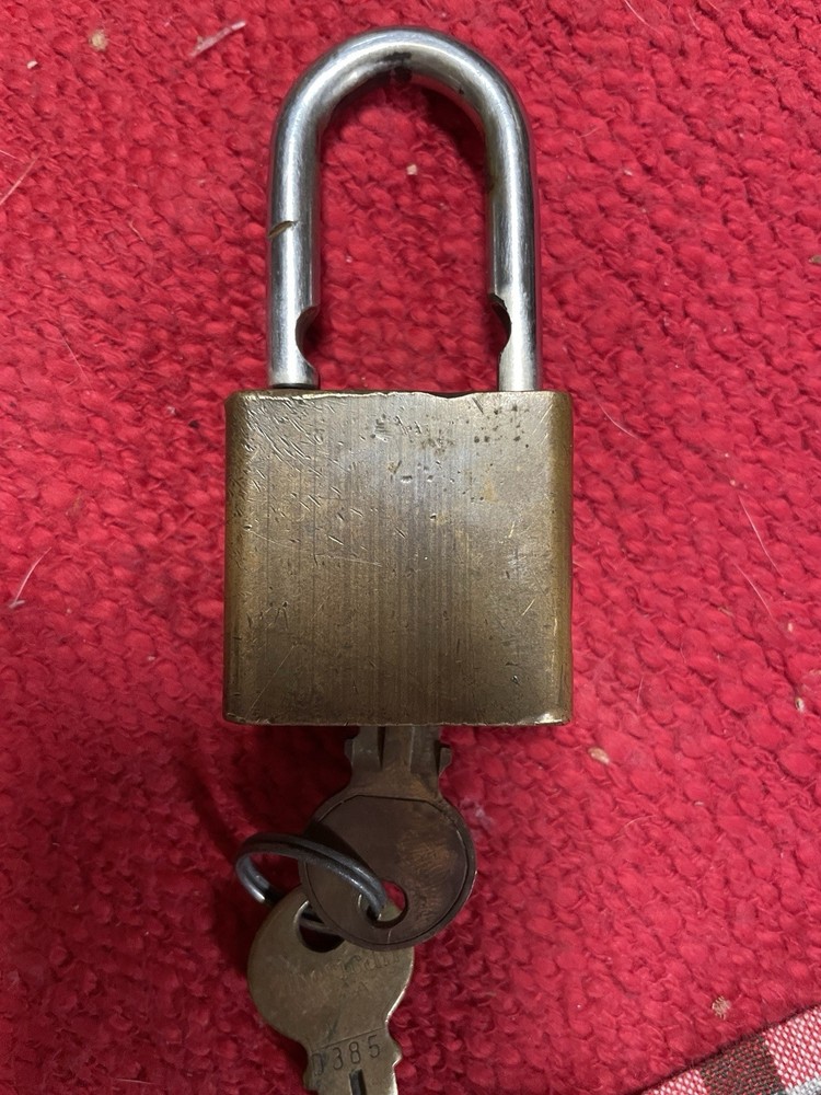 American Lock Padlock 2” L A30 Solid Brass 1-3/8" W Has Two Keys