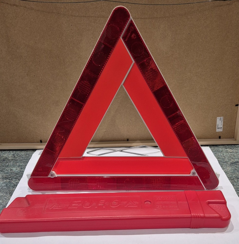 CAR LORRY CARAVAN WARNING TRIANGLE
