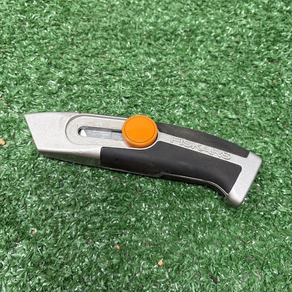 Fiskars Lockable Utility Knife