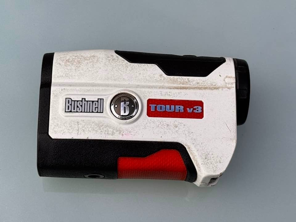 BUSHNELL TOUR V3 GOLF RANGEFINDER.