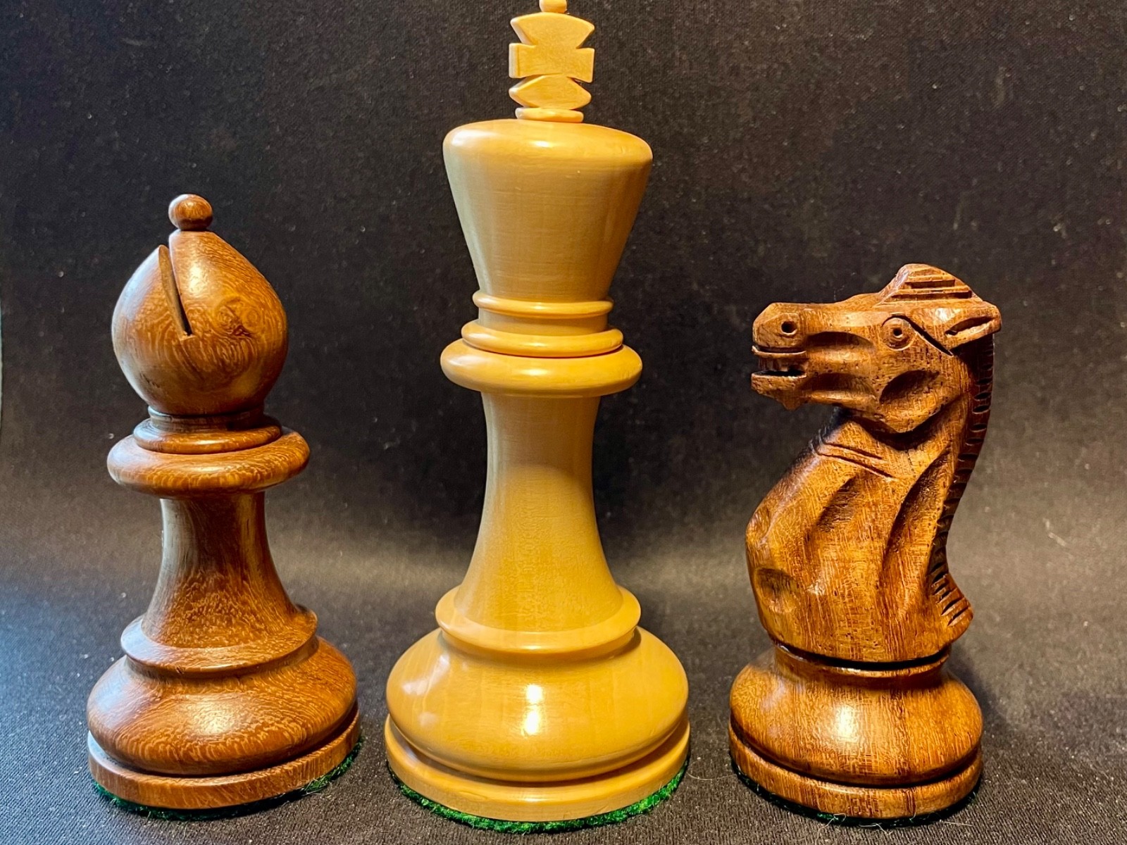 House of Staunton Grandmaster Chess Pieces - 4" King, Golden Rosewood & Boxwood