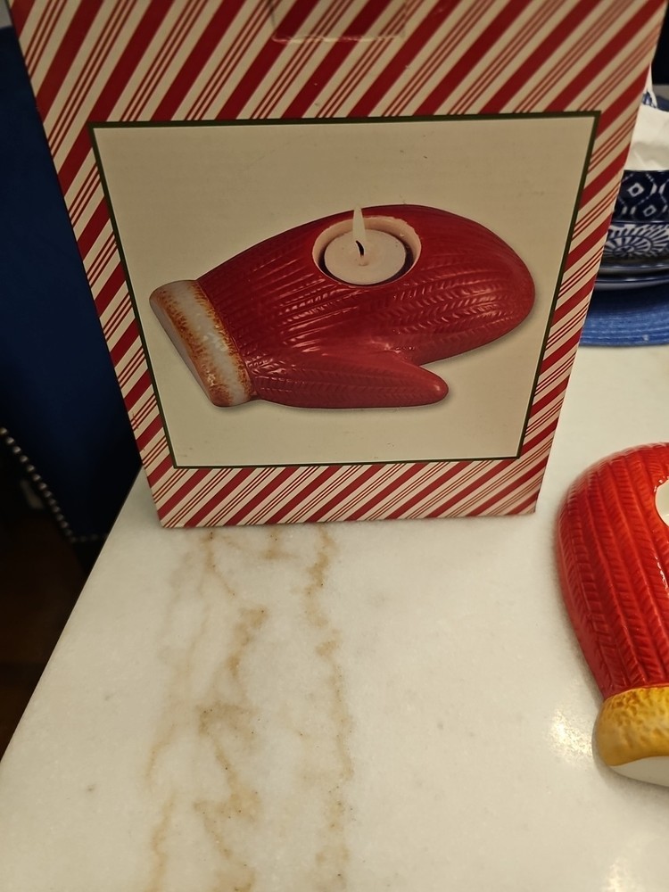 Mitten T-lite Holder