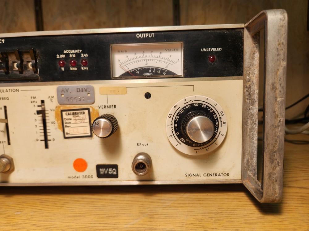 WAVETEK 3000 SIGNAL GENERATOR, Untested for repair