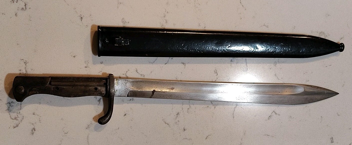 P. D. Luneschloss Solingen, German Bayonet & Scabbard, Handle Scales r Missing