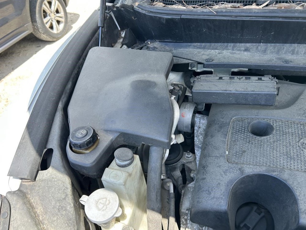 JX35 2013 Keys/Latches/Locks 104882445