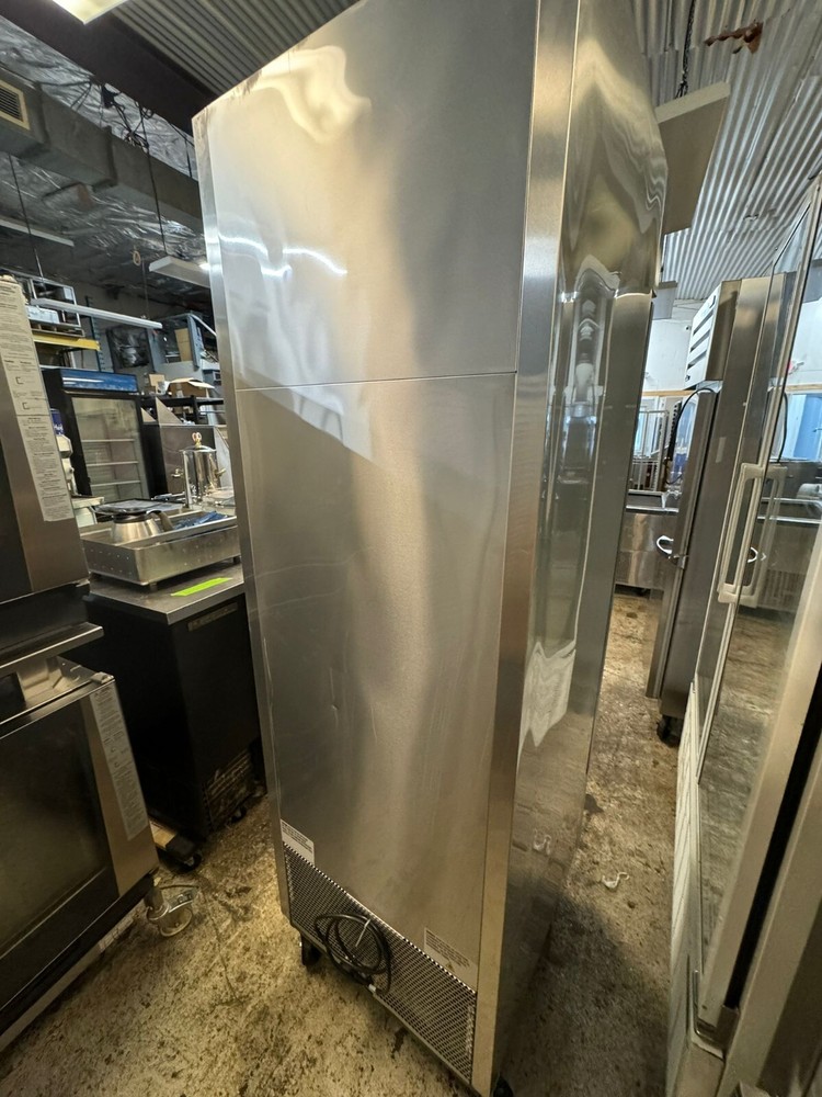 True T-23HC 27" Solid Door Reach-in Refrigeration