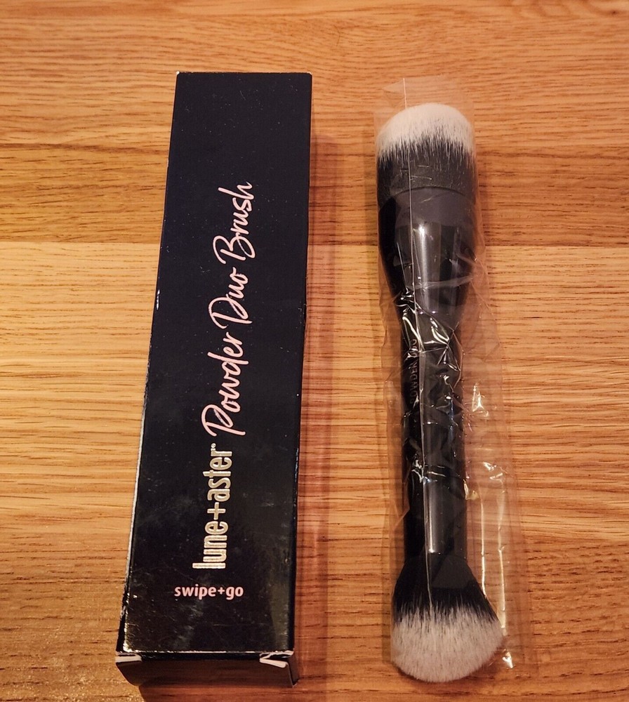 Lune+Aster Powder Duo Brush