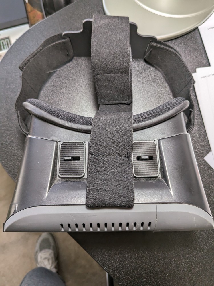 YouReality Virtual Reality VR Smartphone Helmet (Headset) Gently Used