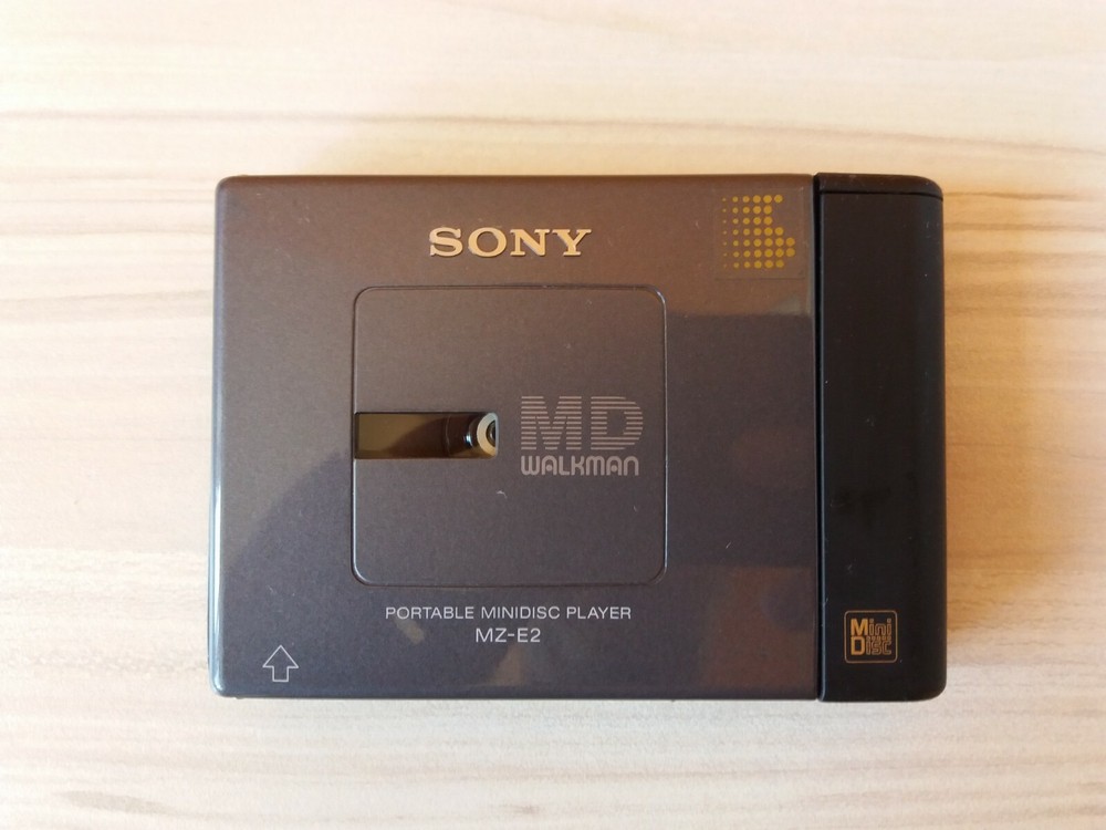Sony Minidisc MZ-E2 with accessories