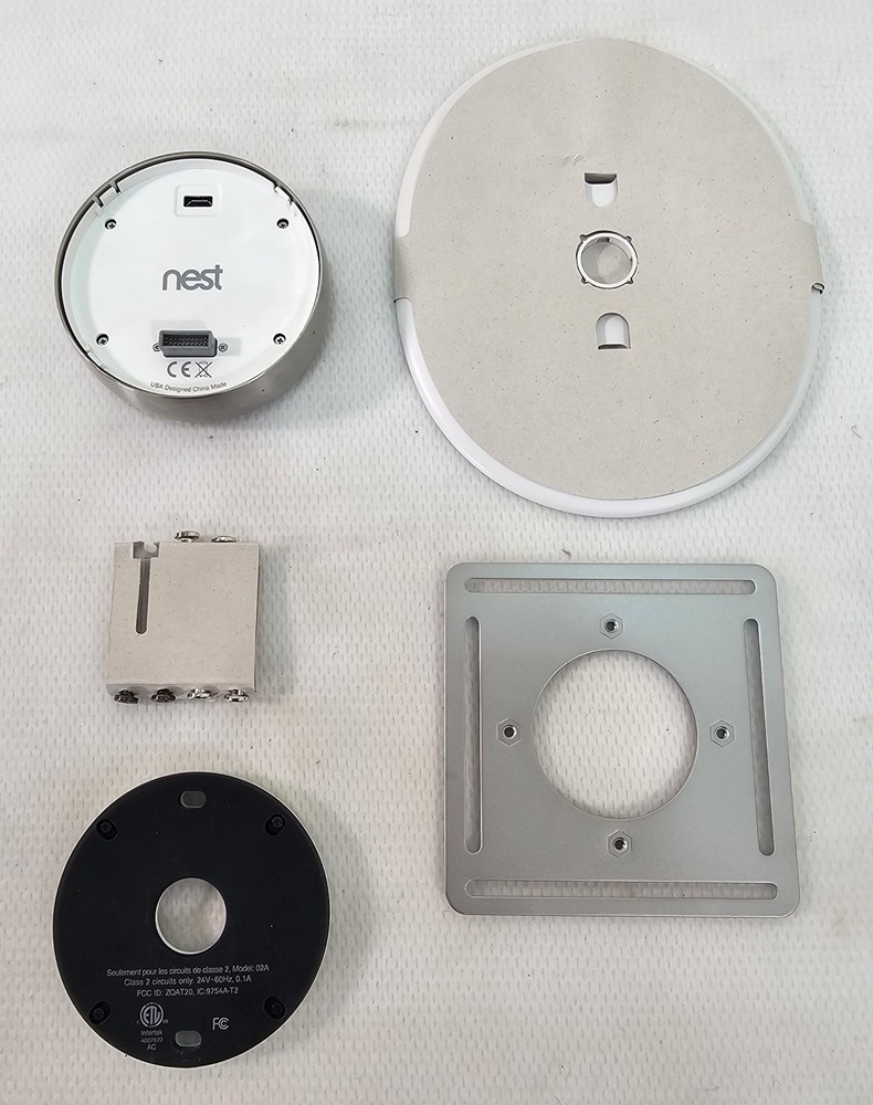 Google Nest 1st Generation Learning Silver Programmable Thermostat & Wall Plate