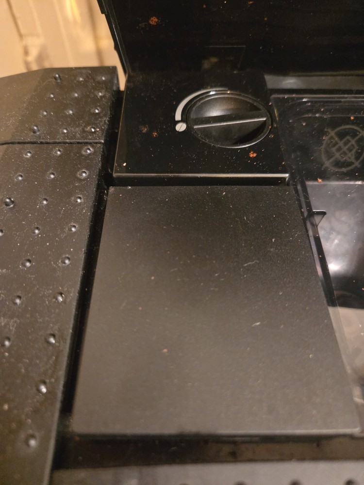 Jura Impressa Z5 Super Automatic Espresso Machine – Powers On – Missing Frother