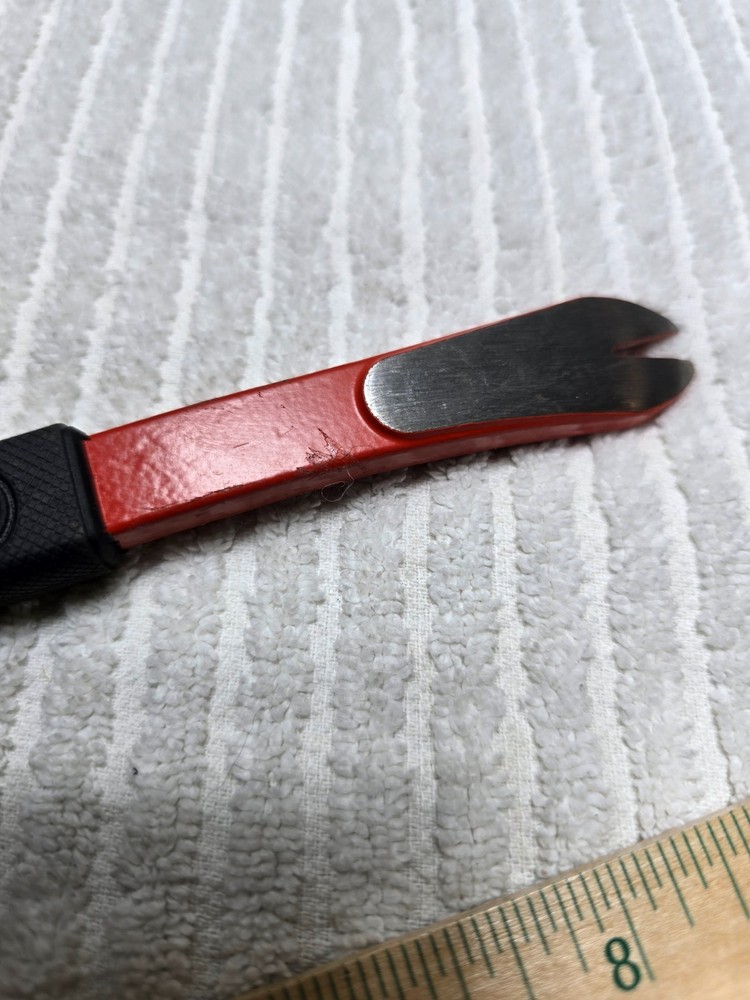 Crescent 9" Nail Puller Pry Bar Rubber Handle Tool