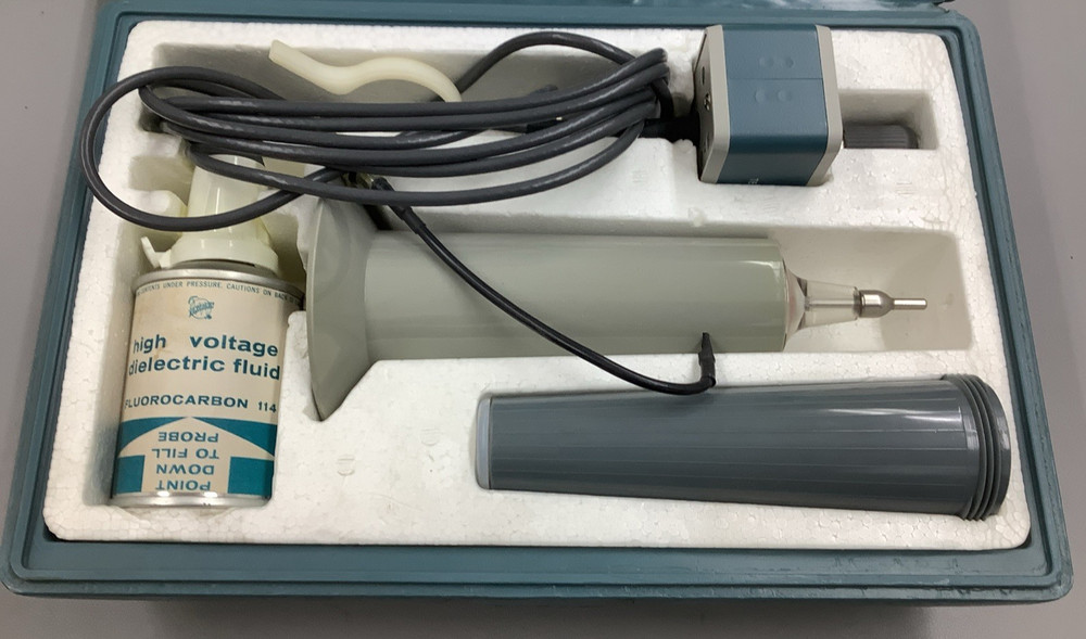 Tektronix P6015 High-Voltage 1000X Attenuator Probe Kit (E1)