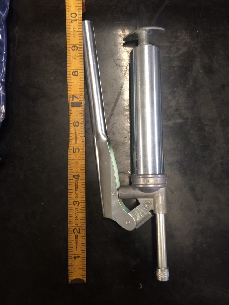 4 oz. Grease Gun with Zero Type Coupler