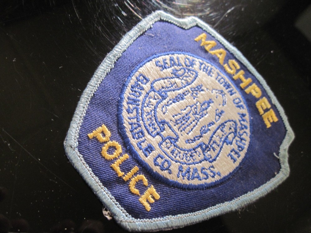 19??   Mashpee    Mass  Police       patch