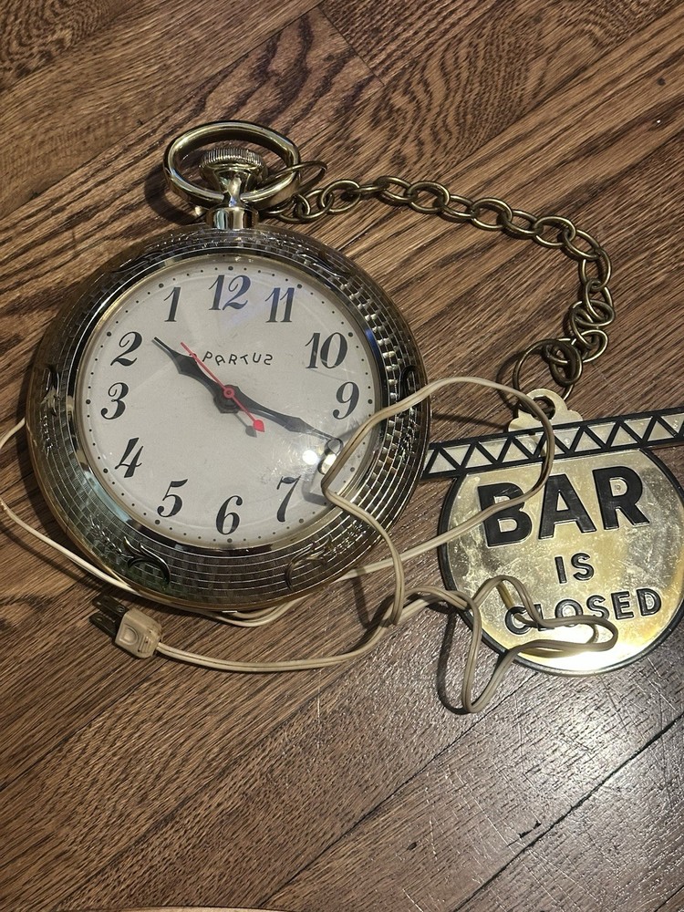 VTG Spartus Bar Is Open/Closed Backwards Running Novelty Wall Clock Works