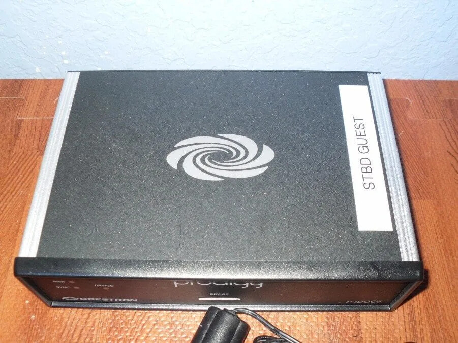 Crestron P-IDOCV with Module, Dock, Power Cable, Missing Cable between Dock&Mod