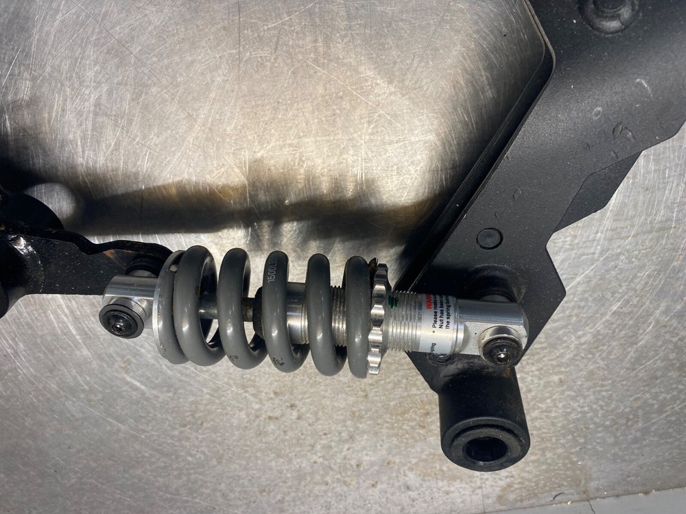 Quantum Edge Front Caster Shock Strut Fork Assembly B6/30