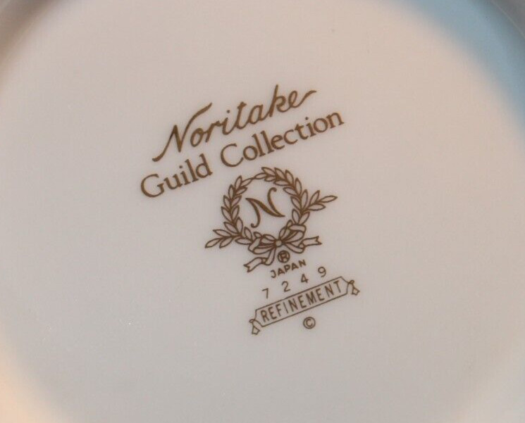 Beautiful Noritake Refinement Round Serving Bowl with Platinum Trim