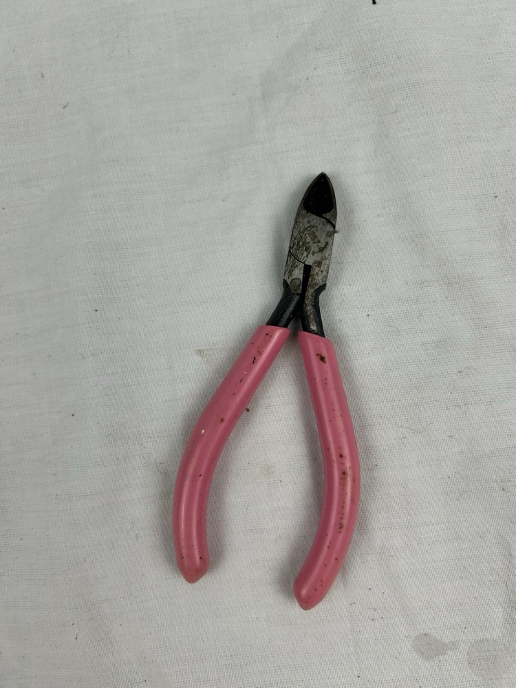 Klein Tools D257-4 Diagonal Cutting Pliers Pink Handles