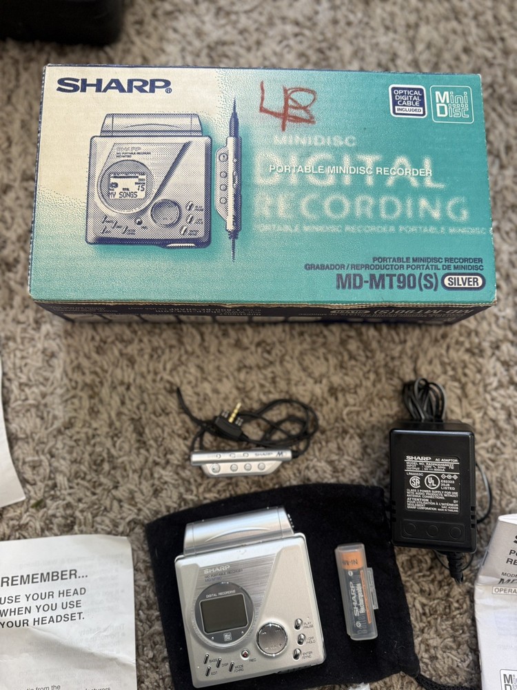 Sharp MD-MT90 (S) Portable Minidisc Player & Recorder Walkman - With Remote