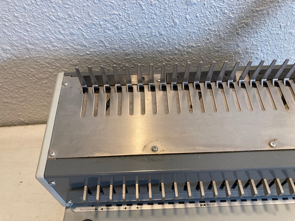 IBICO MODEL KOMBO BINDING MACHINE (PSM104)