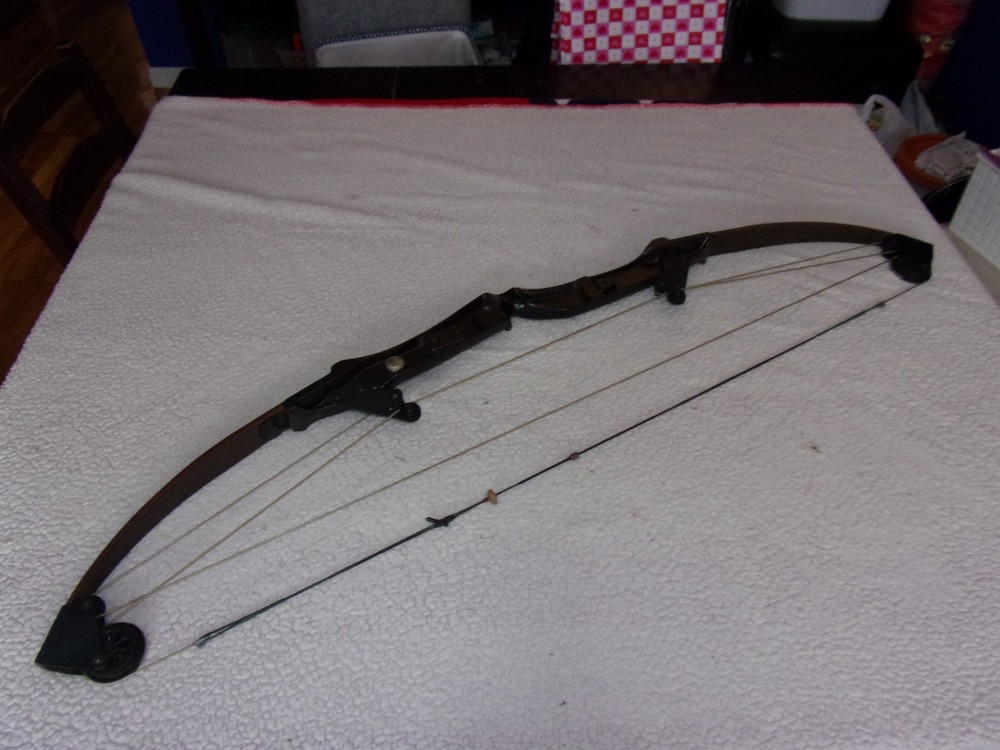 Vintage Bear Archery Whitetail Hunter Compound Bow NICE