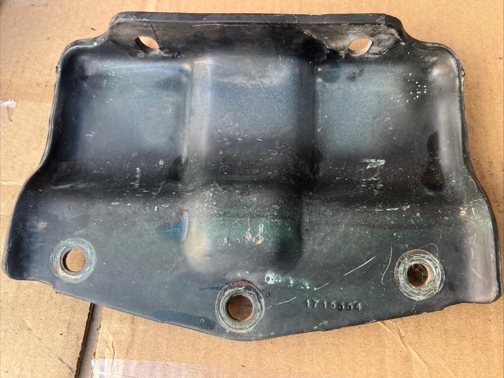 Freightliner Cascadia FRONT  Brackets 1715554