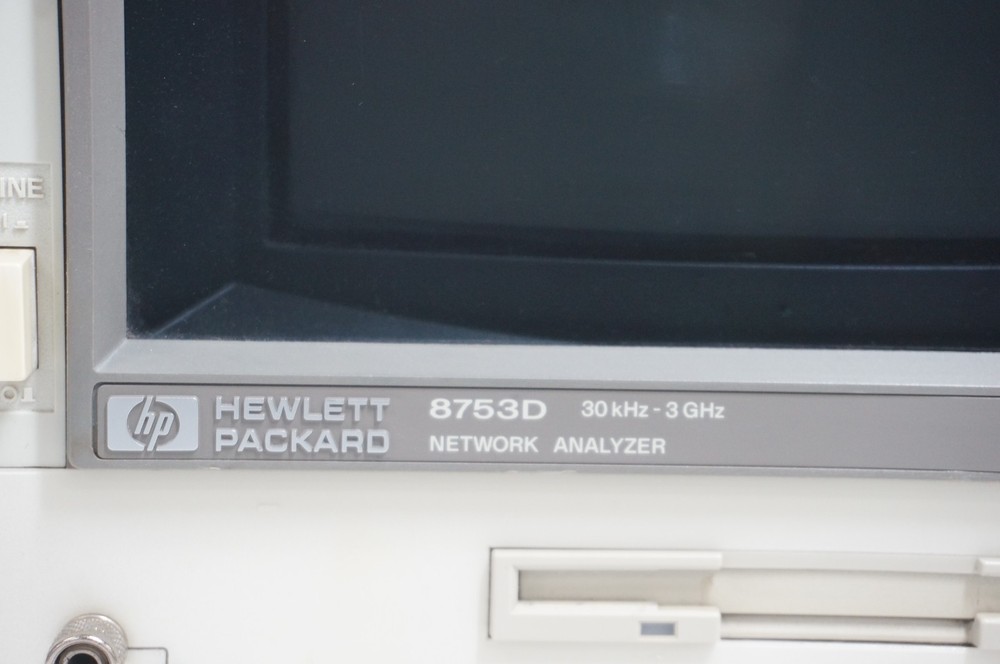 Hewlett Packard - 8753D - Network Analyzer with 87511A S-Parameter Test Set