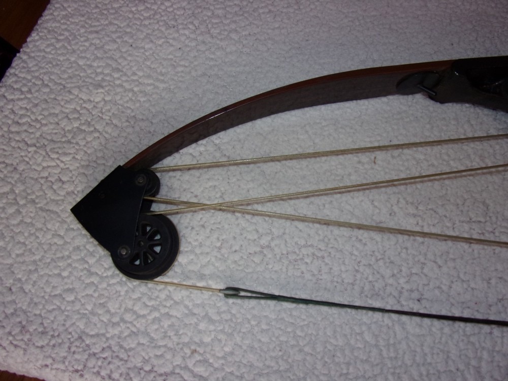 Vintage Bear Archery Whitetail Hunter Compound Bow NICE