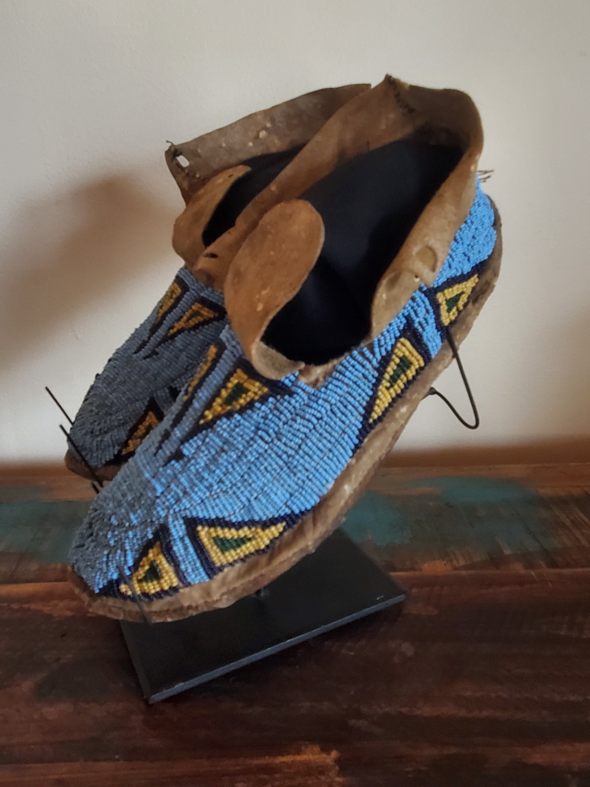 Antique OLD Native American Indian plains beaded early 1860s moccasins 19th c.