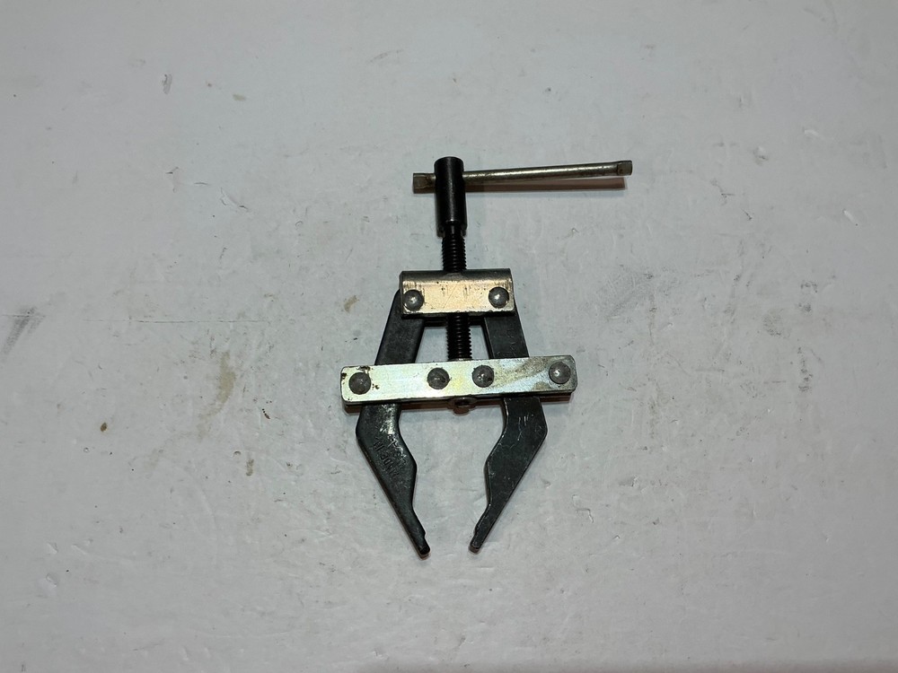 Jaw end roller chain puller fits 40, 50, 60, 80 chain USA made