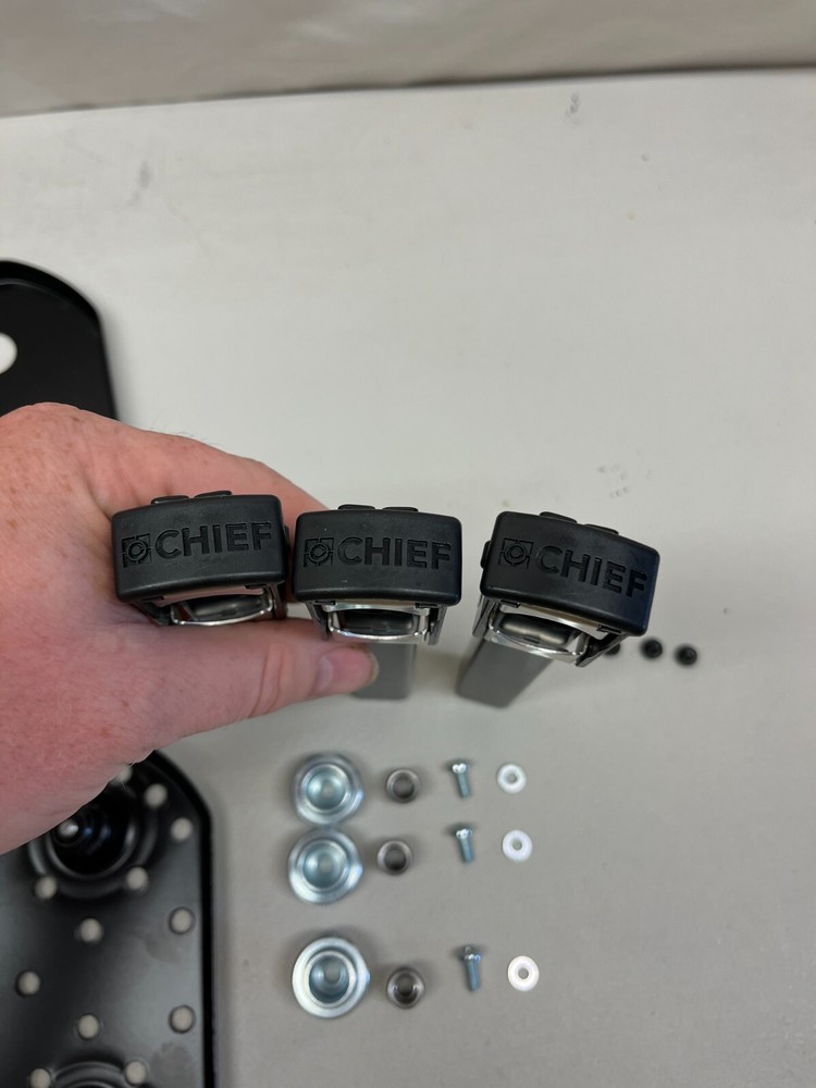 Chief Projector Universal Mount w/plate