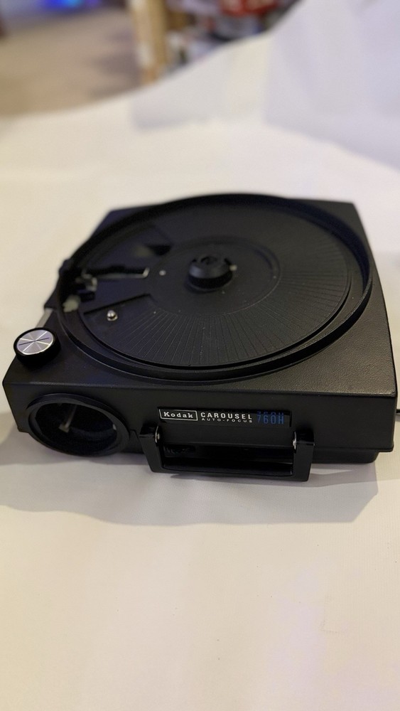 Kodak Carousel 760H Projector Tested working with Remote, Tray, Box & Manual