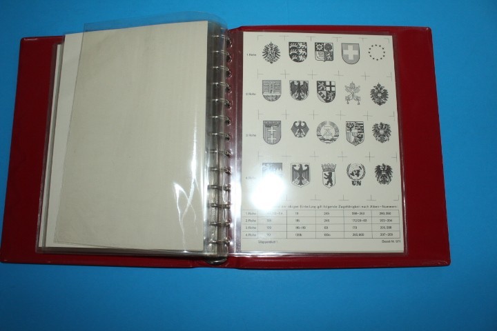 Lindner (1130?) smaller Red 13 Ring binder with Dustcase BlueLakeStamps Useful!