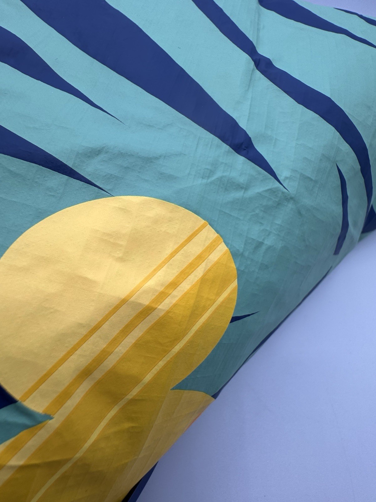 *New Disney Aulani Aloha Collection X Splash Proof Zipper Tote Mickey Bag